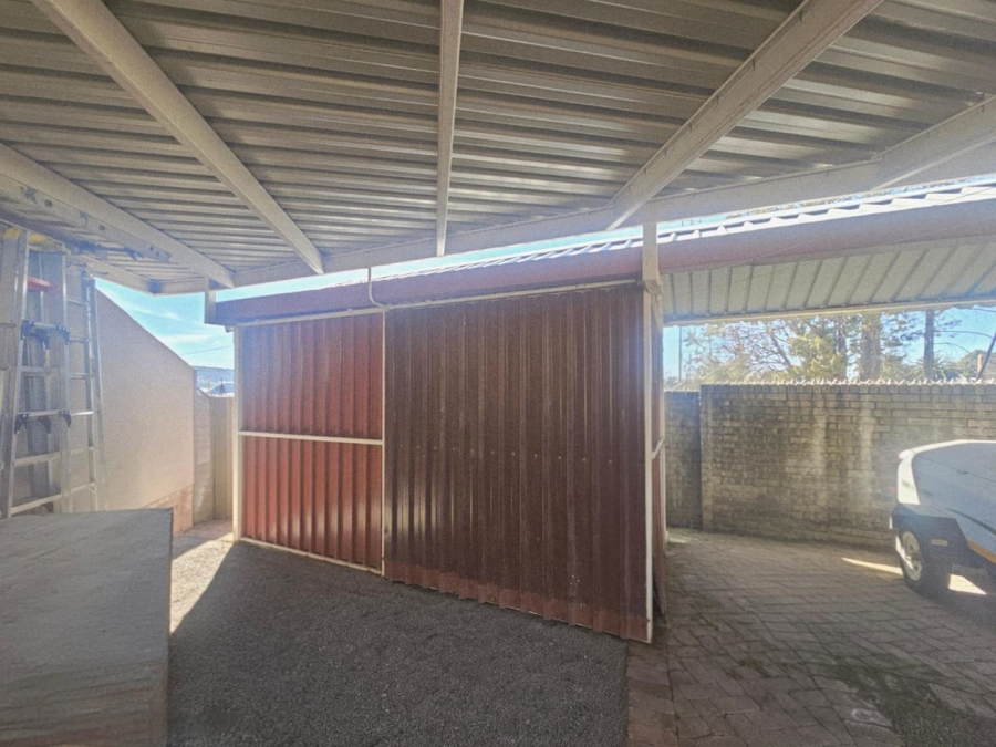 5 Bedroom Property for Sale in Ladybrand Free State
